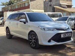 Toyota Corolla Fielder 1.5 Hybrid FWD 2016 White