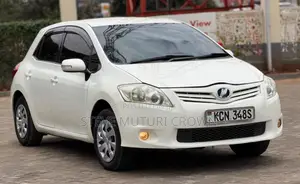 Toyota Auris 2010 Pearl