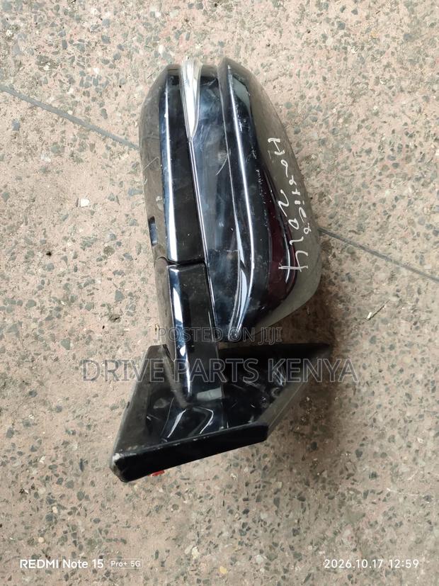 Harrier New Model Side Mirror - thumbnail 3