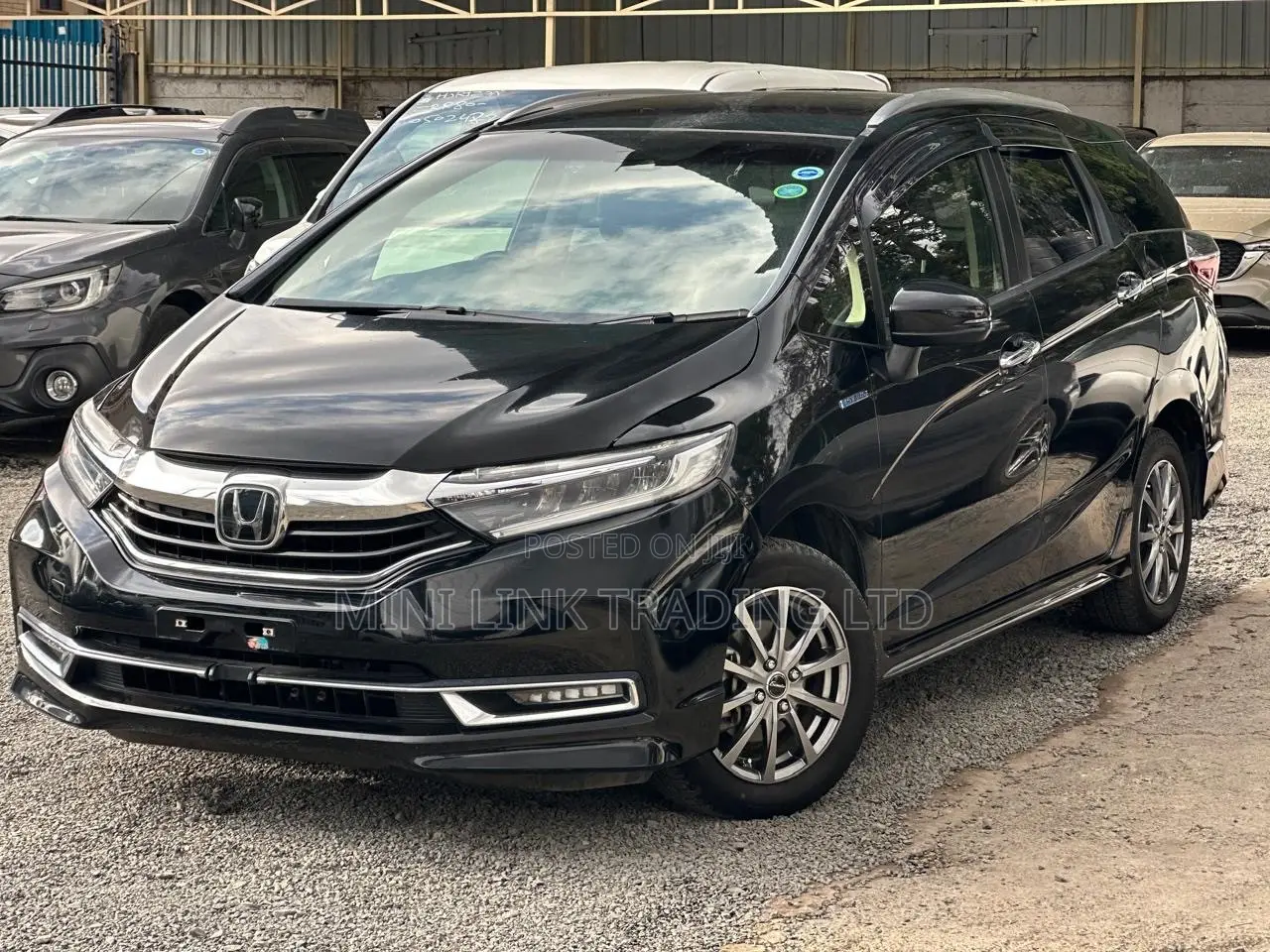Honda Fit Shuttle 1.5 Hybrid 4WD 2019 Black