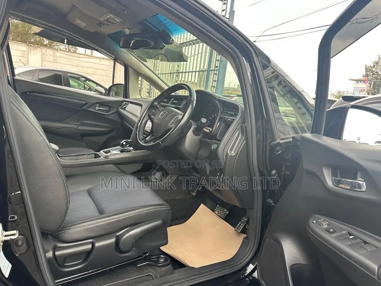 Honda Fit Shuttle 1.5 Hybrid 4WD 2019 Black