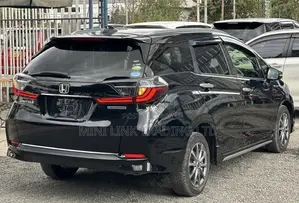 Honda Fit Shuttle 1.5 Hybrid 4WD 2019 Black