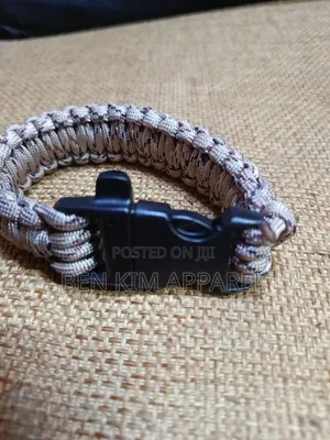 Paracord Bracelet With Whistle, Beige