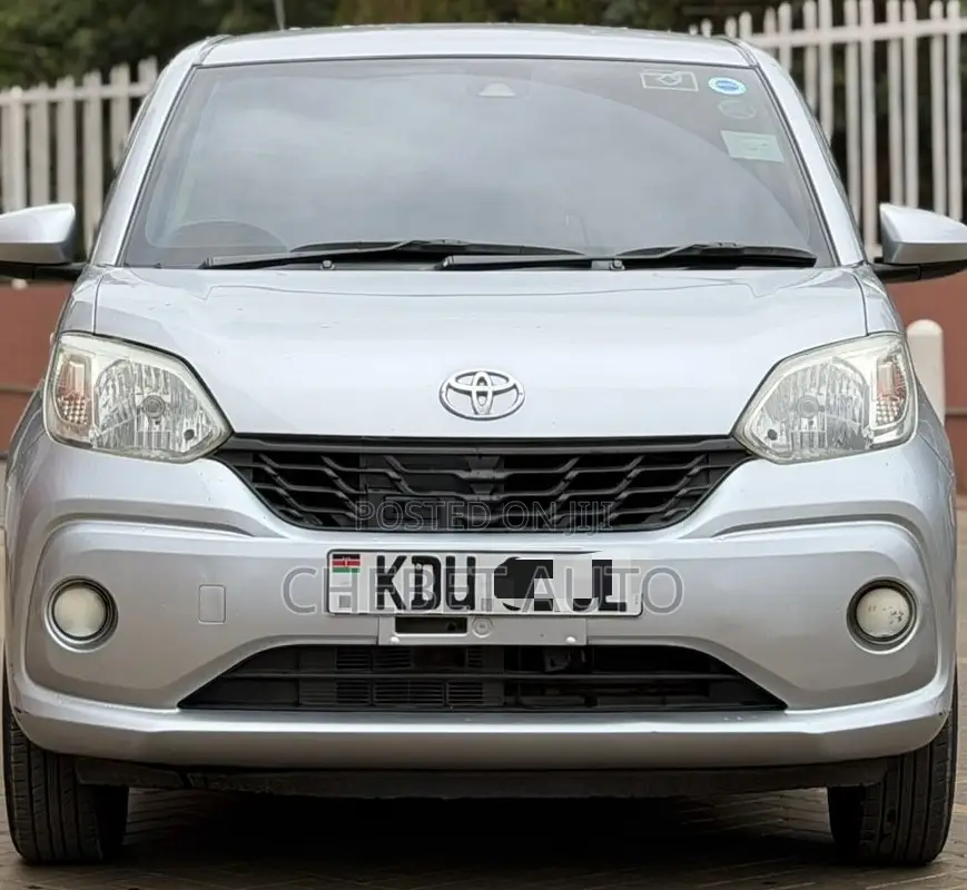 Toyota Passo 2018 Silver