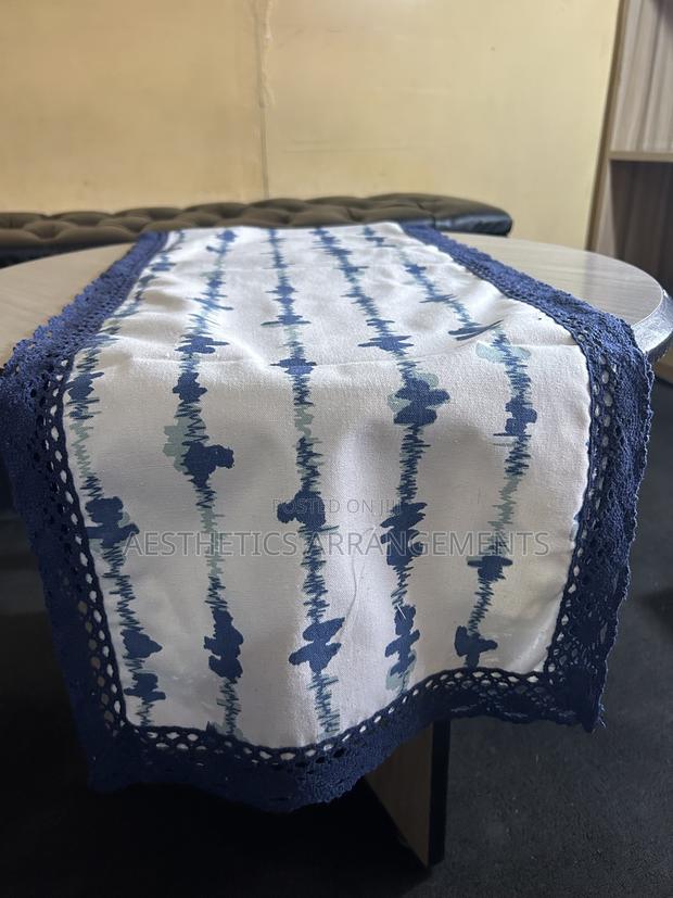Table Runner (Blue Edge)