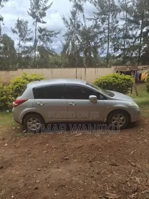 Nissan Tiida 2012 Silver