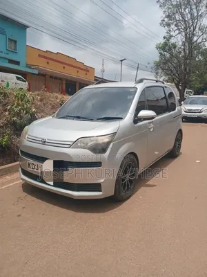Toyota Spade 2015 Silver