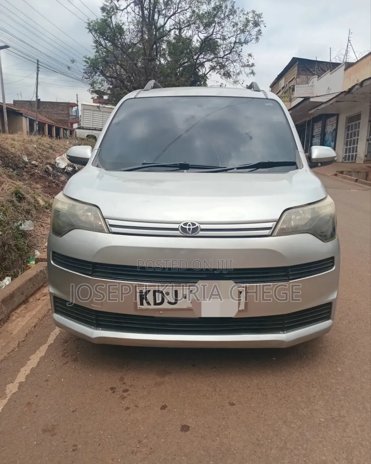 Toyota Spade 2015 Silver