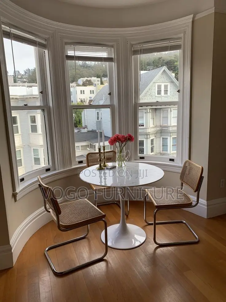 Tulip Table; Round Marble Top Tulip Base Dining Table