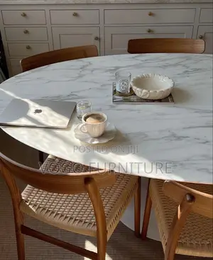 Tulip Table; Round Marble Top Tulip Base Dining Table
