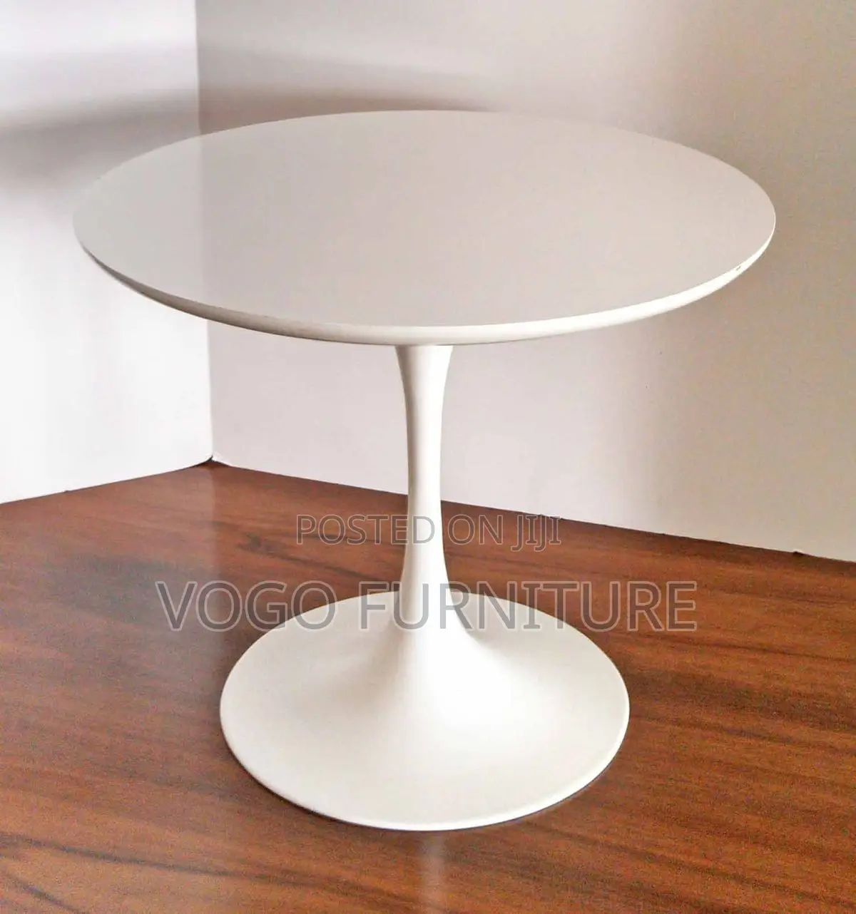 Tulip Table; Round Marble Top Tulip Base Dining Table
