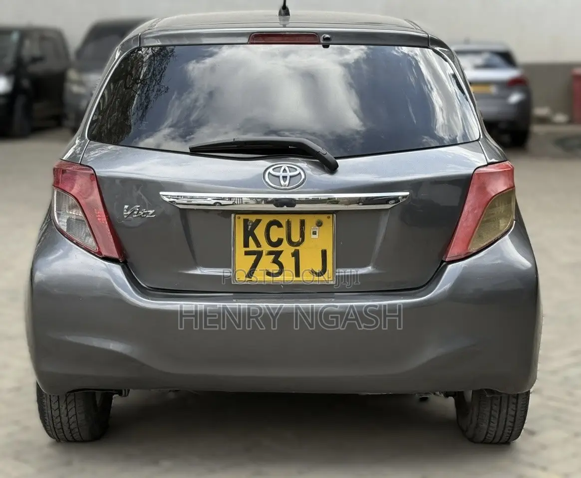 Toyota Vitz 2013 Gray