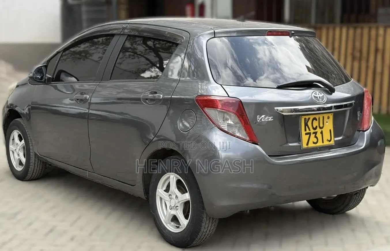 Toyota Vitz 2013 Gray