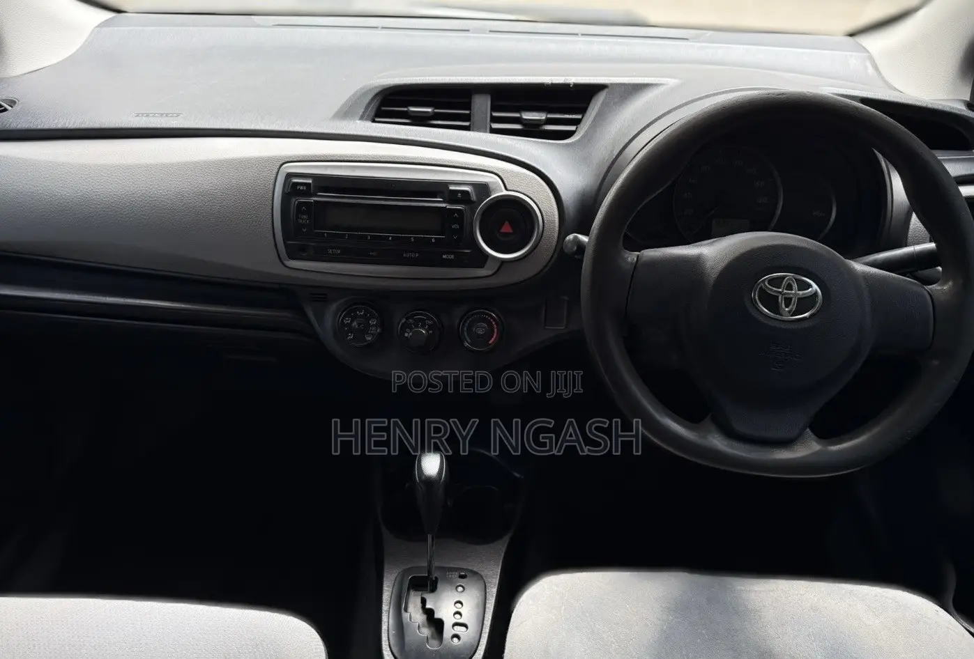 Toyota Vitz 2013 Gray