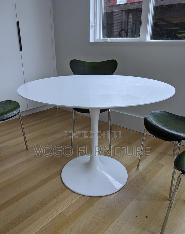 Tulip Table; Round Marble Top Tulip Base Dining Table - thumbnail 3