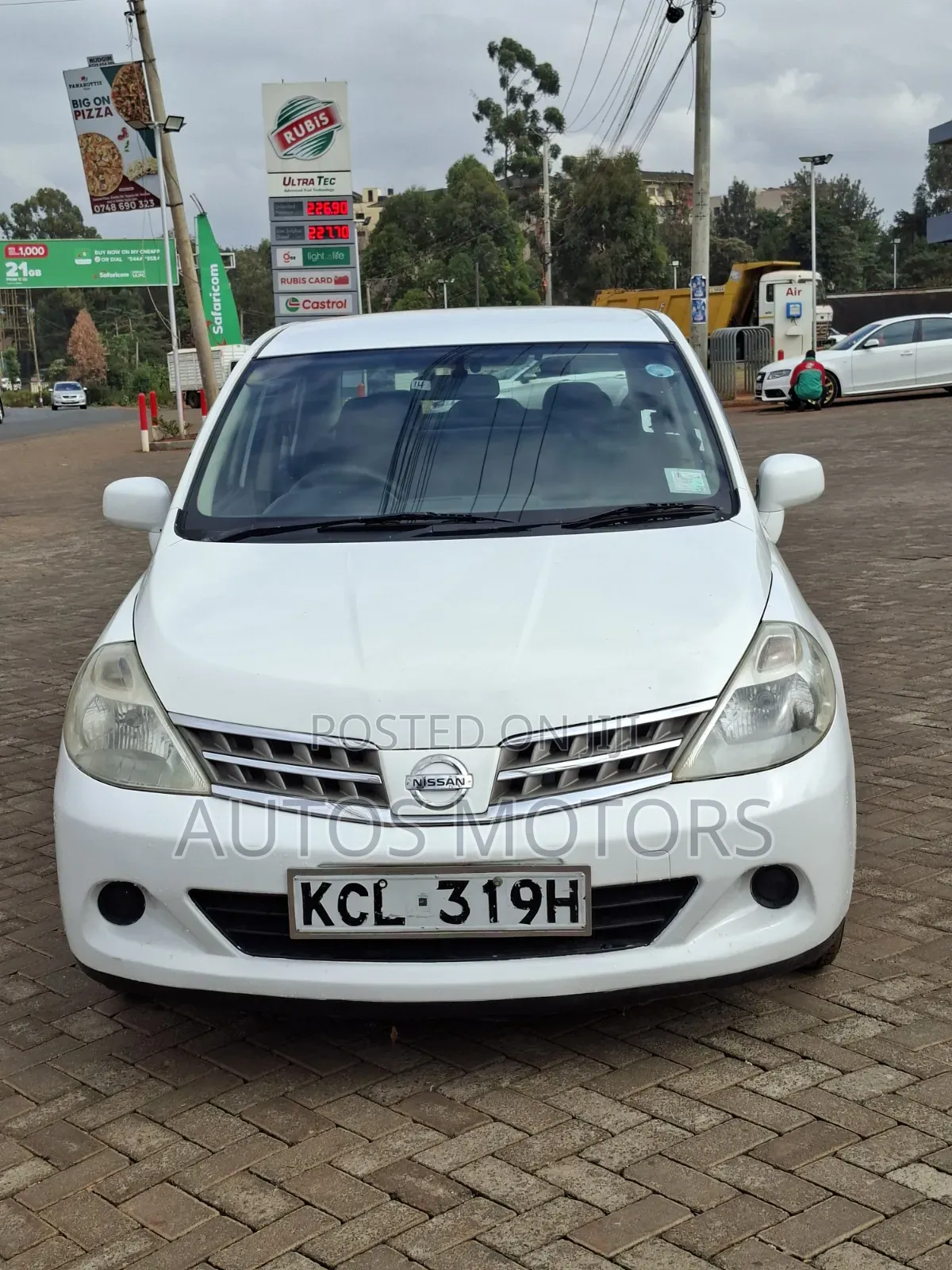 Nissan Tiida 2010 White