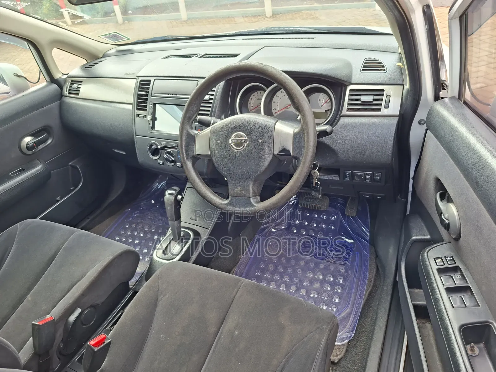 Nissan Tiida 2010 White