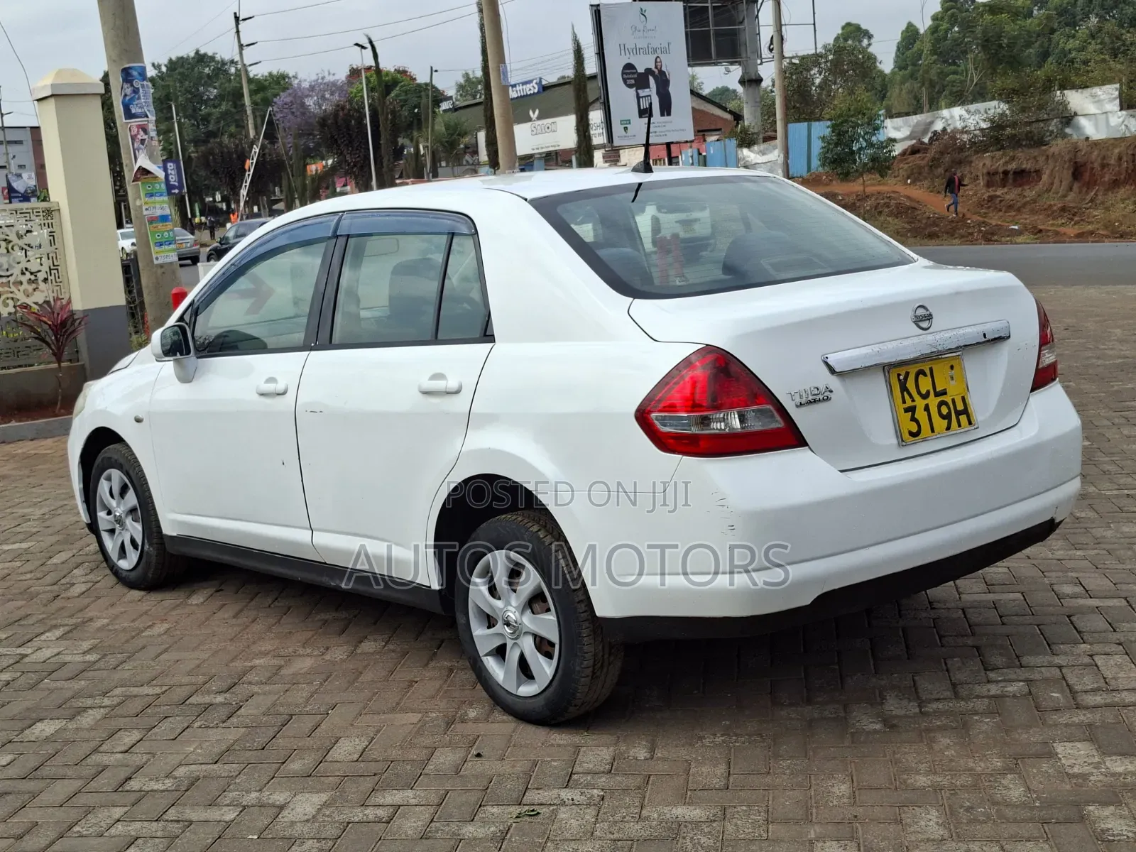 Nissan Tiida 2010 White