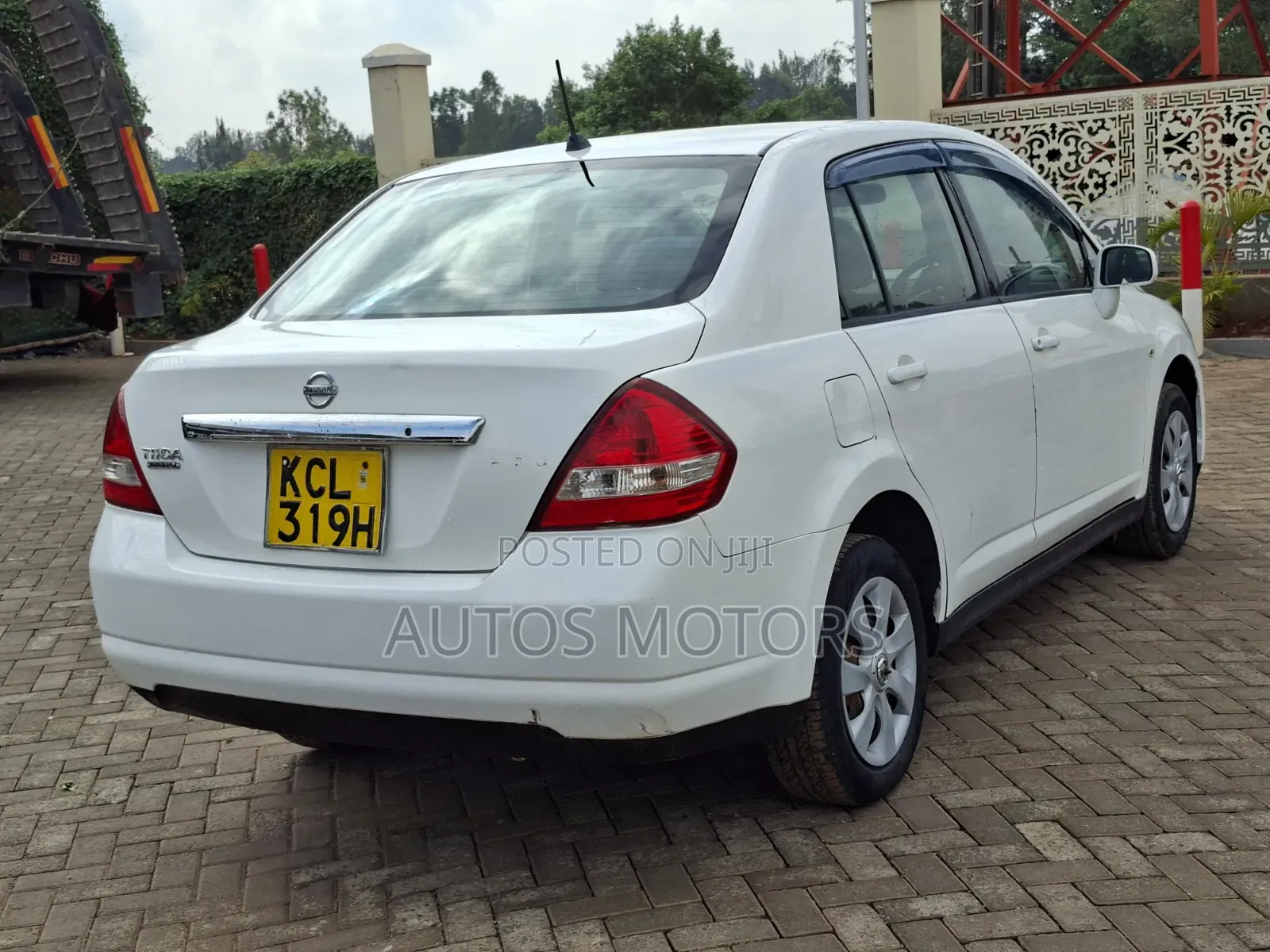 Nissan Tiida 2010 White