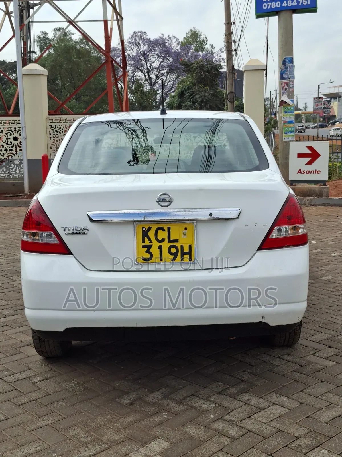 Nissan Tiida 2010 White