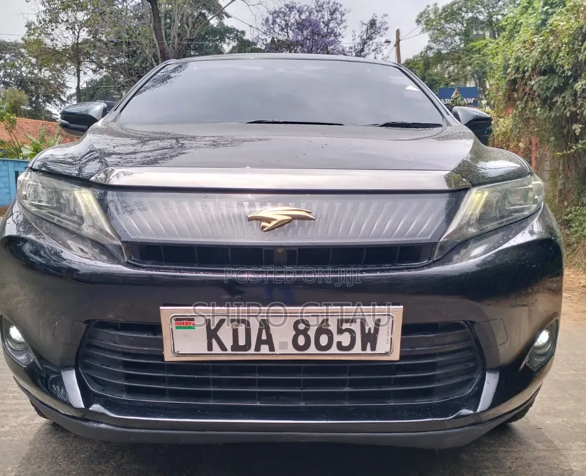 Toyota Harrier 2.0 2015 Black