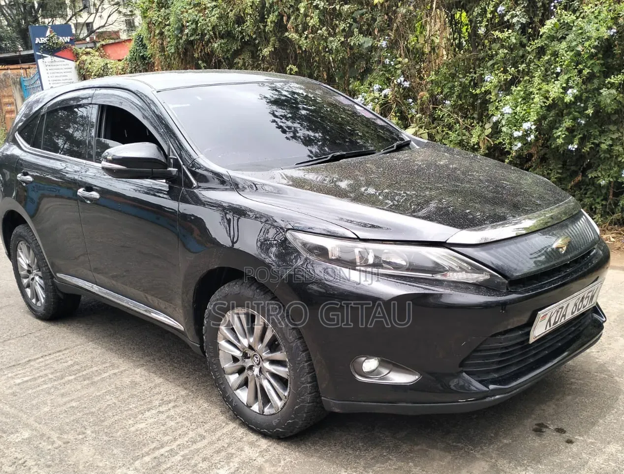 Toyota Harrier 2.0 2015 Black