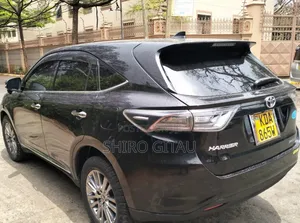 Toyota Harrier 2.0 2015 Black
