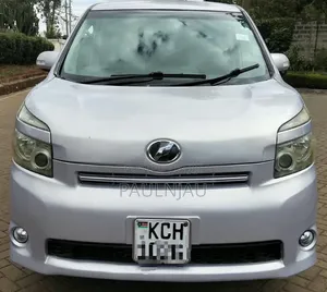 Toyota Voxy 2008