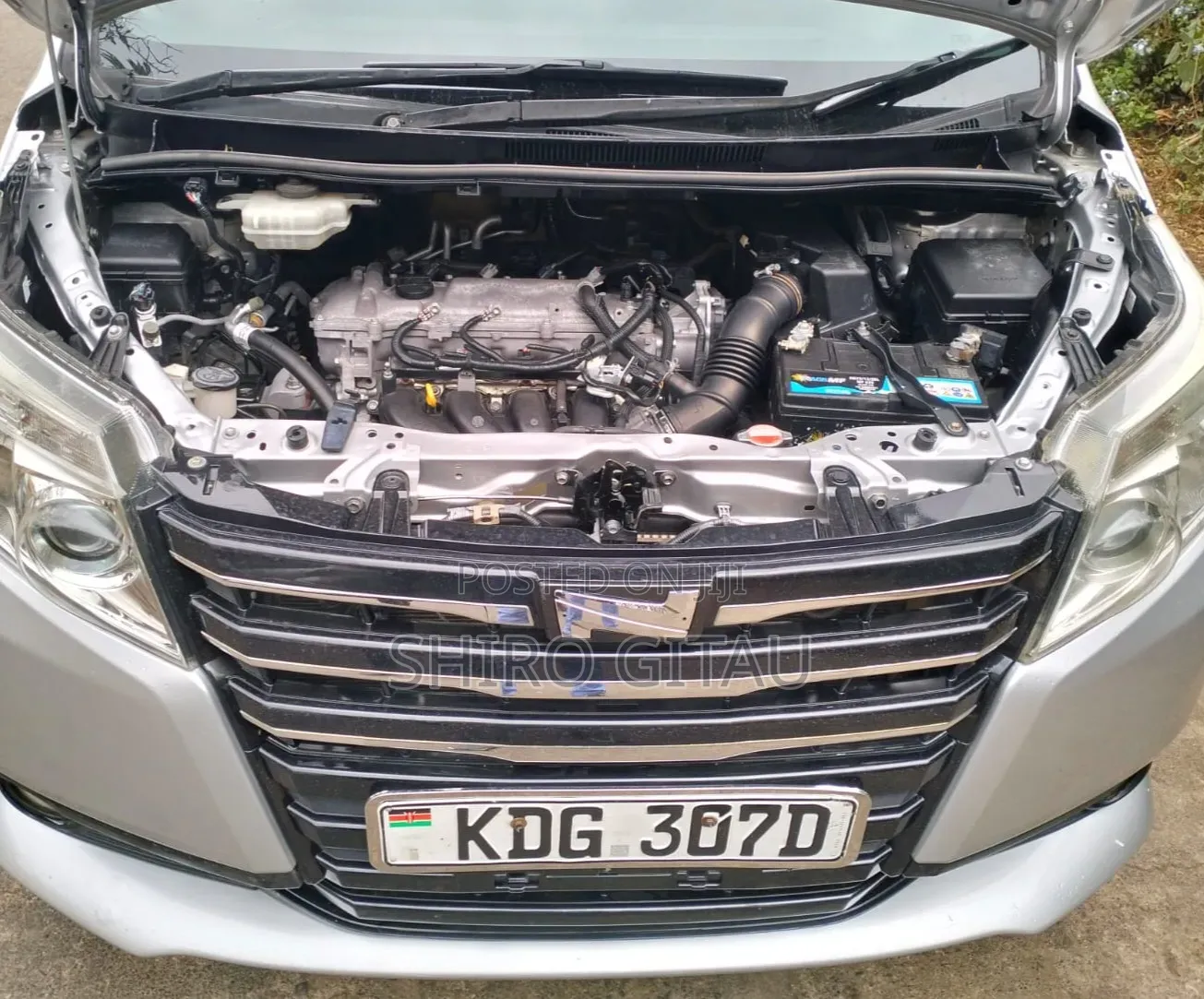 Toyota Noah 2015 Silver