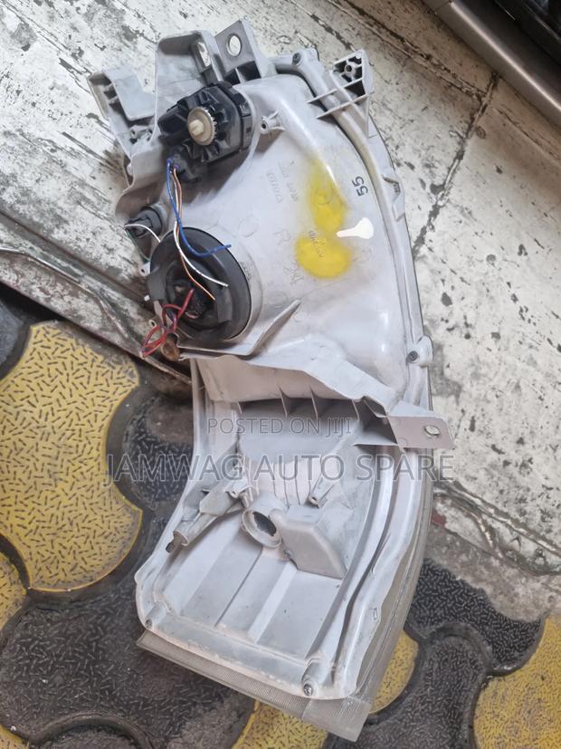 Toyota HiAce 7L Headlight - thumbnail 2