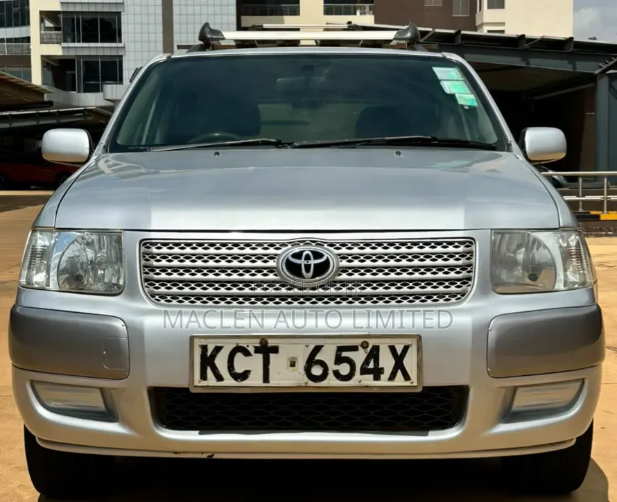 Toyota Succeed 2011 Silver
