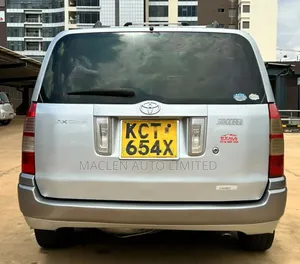 Toyota Succeed 2011 Silver