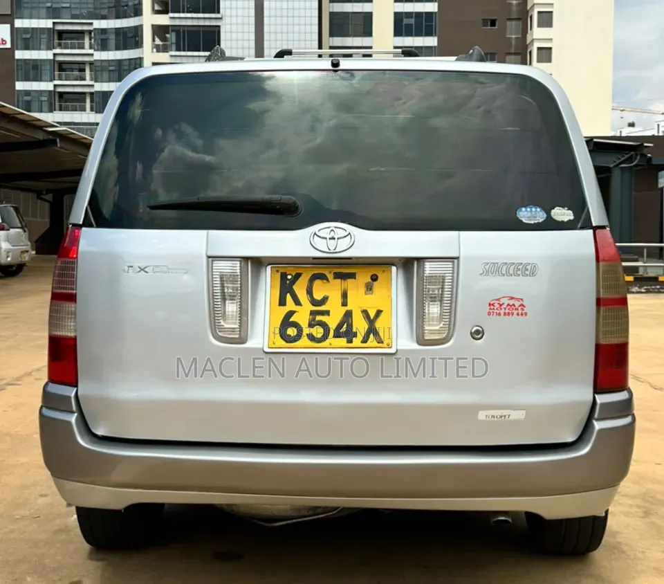Toyota Succeed 2011 Silver
