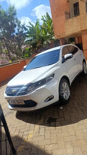 Toyota Harrier 2.0 2015 White