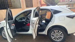 Toyota Harrier 2.0 2015 White