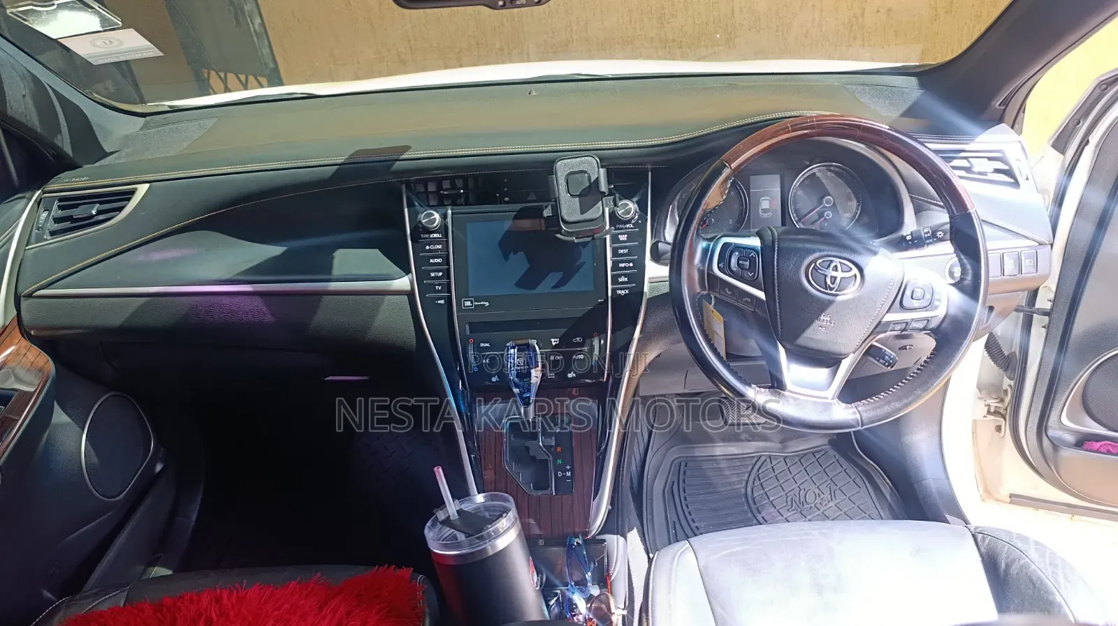 Toyota Harrier 2.0 2015 White