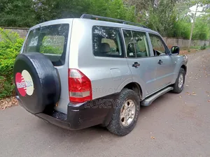 Mitsubishi Pajero Sport 2004 Silver