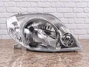 Head Lamp / Light Toyota Corolla Nze Fielder 2001 - 2003
