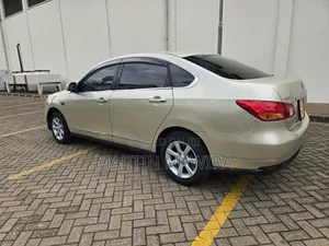 Nissan Bluebird 2008 Gold