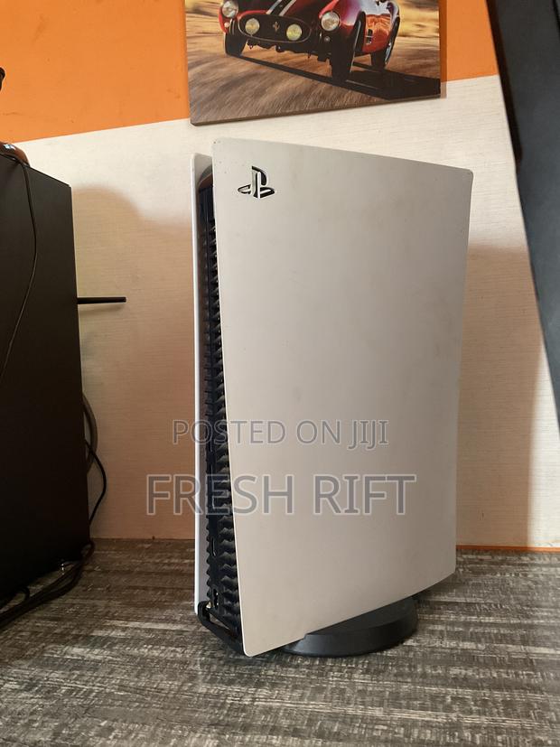 Pre-Owned Ps5 Digital Edition - thumbnail 3