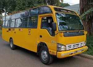 Isuzu NQR 2014 Yellow