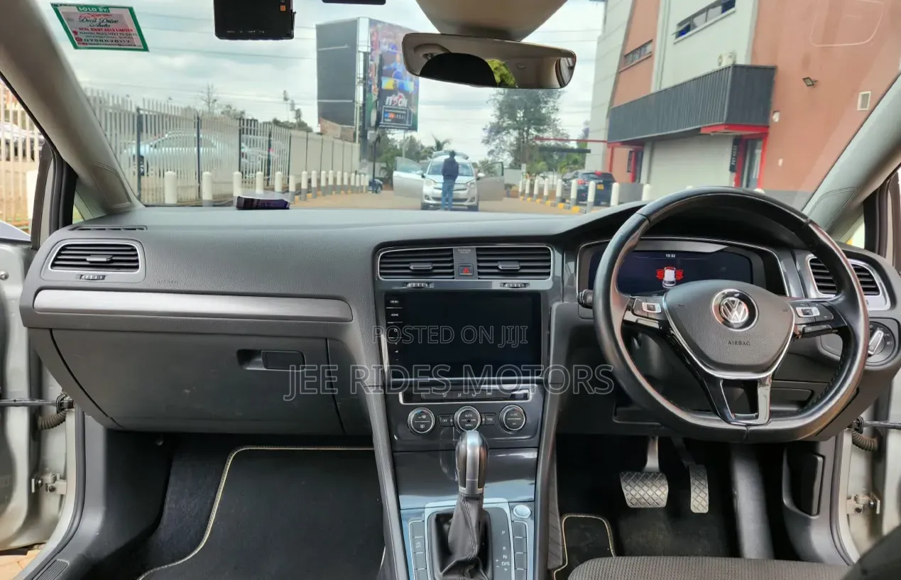 Volkswagen Golf 2018 Silver