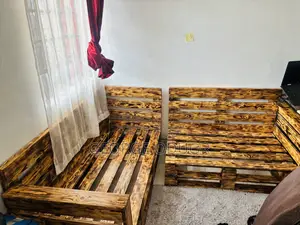 5 Seater Pallet Seats