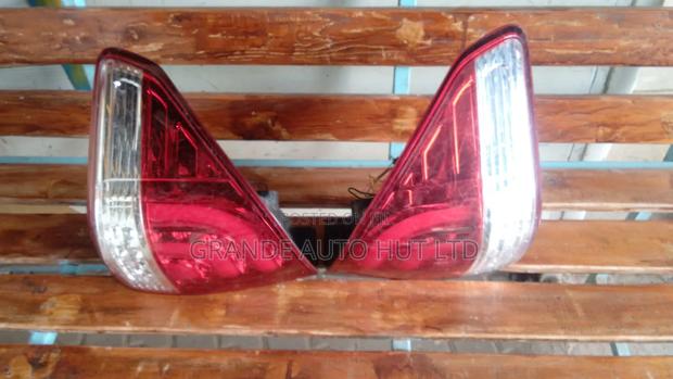 Toyota Alphard Taillight - thumbnail 4