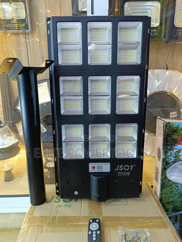2000W RL Solar Street Light + Pole - main view