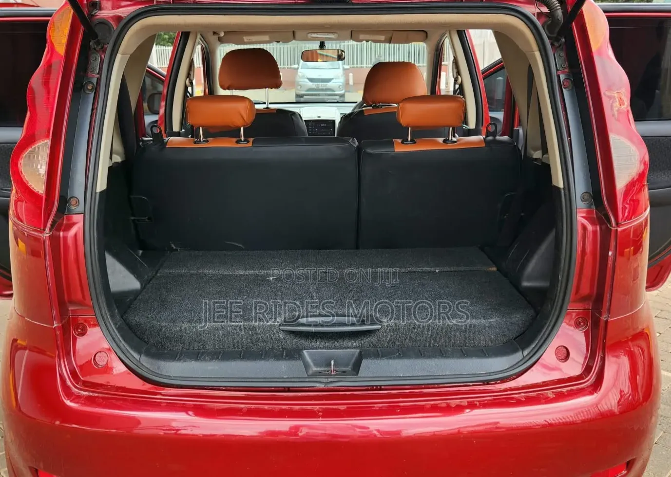 Nissan Note 2011 Maroon