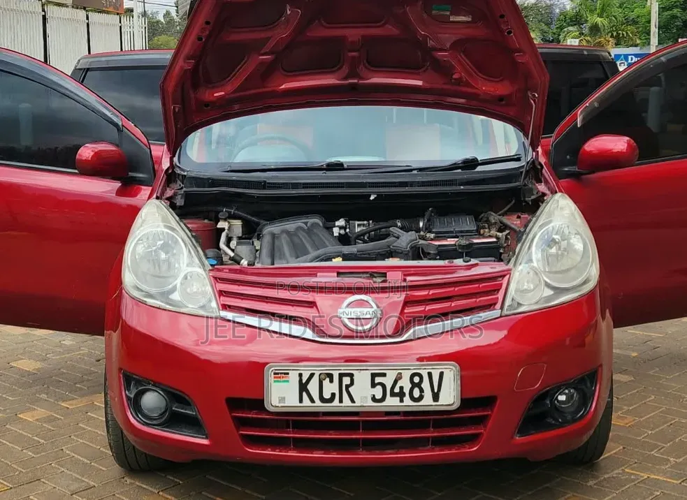 Nissan Note 2011 Maroon