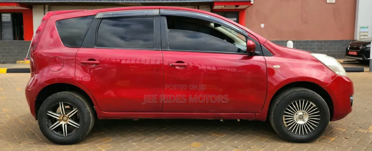Nissan Note 2011 Maroon