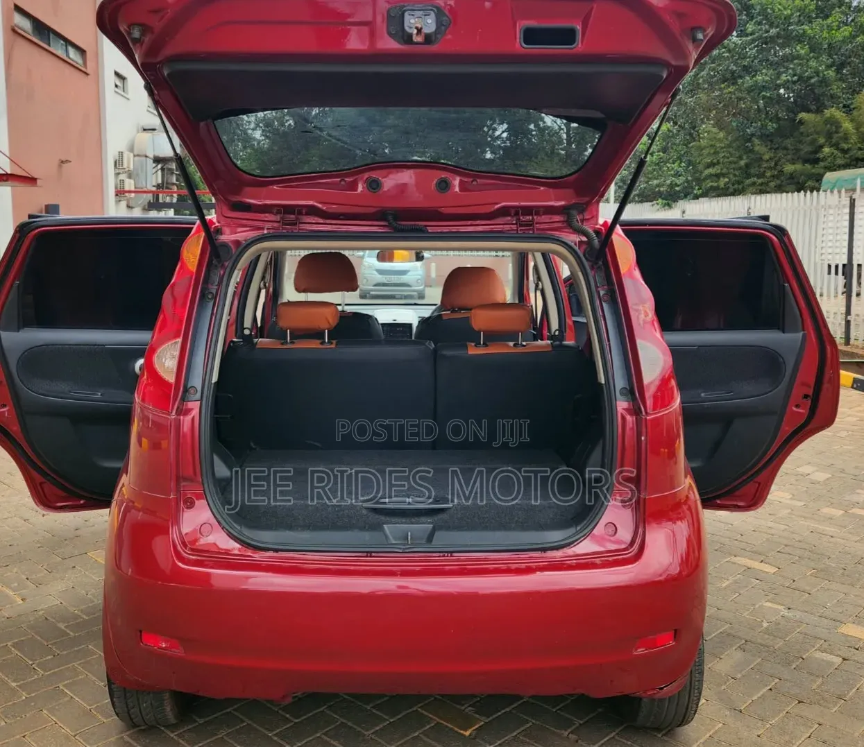 Nissan Note 2011 Maroon