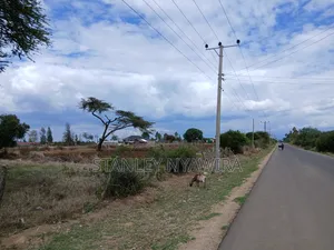 106 Acreas Touching Nanyuki Nyeri Highway